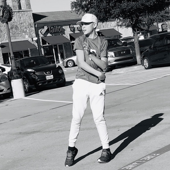 Meet your Posher, Braxton - Picture 1 of 1